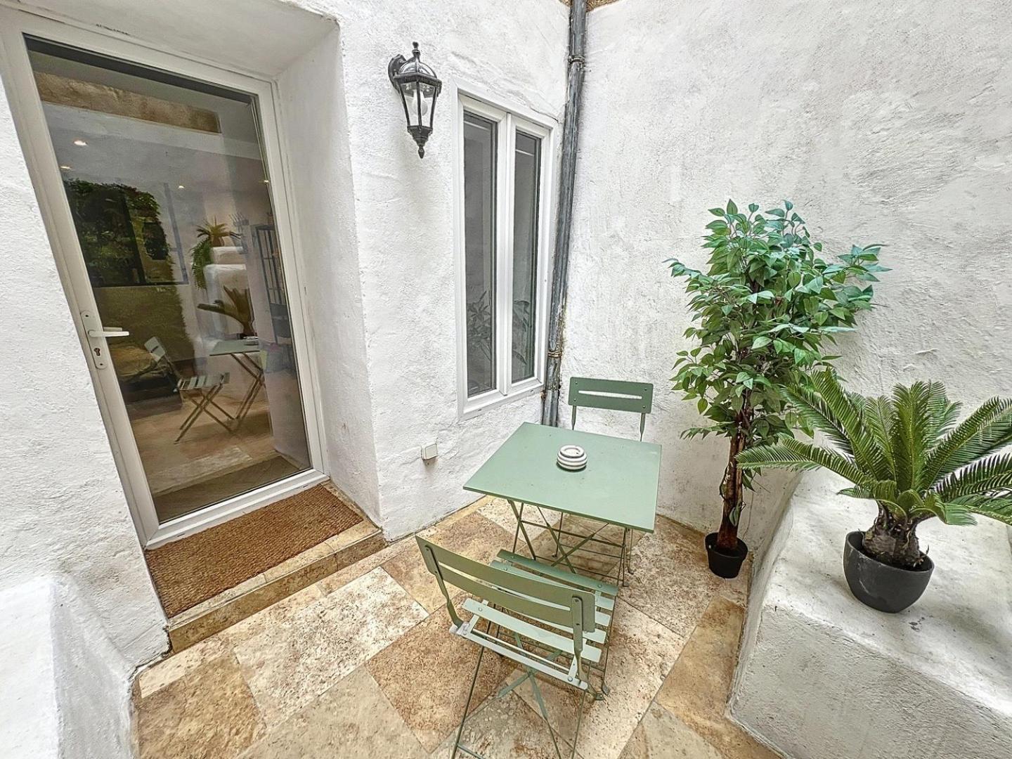 Le Petit Patio Apartamento *